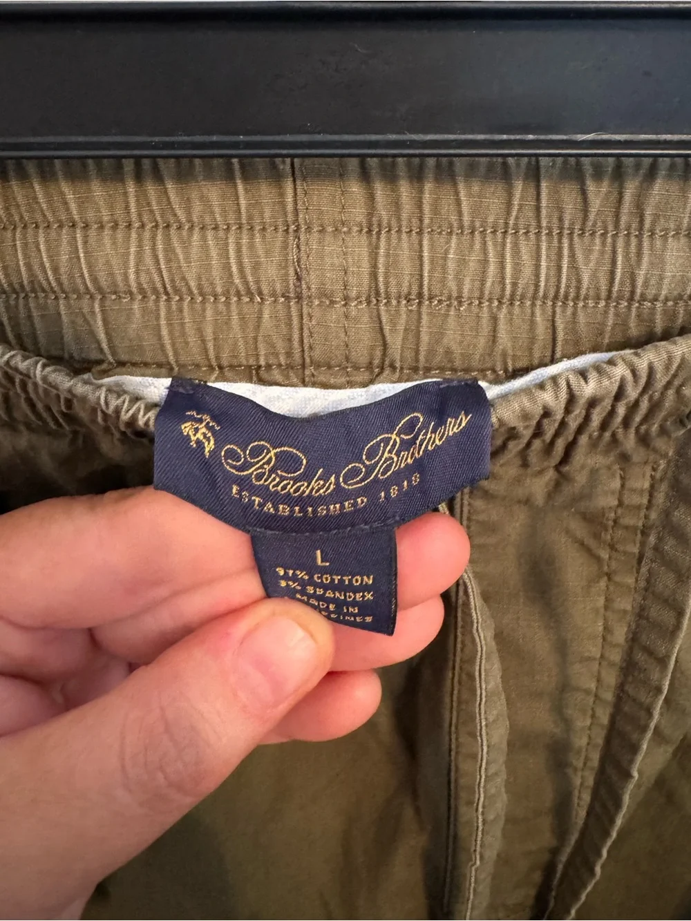 Brooks Brothers Men’s Large Olive Green Drawstring Pull On Shorts with pockets